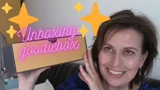 Unboxing Goodiebox September #goodiebox #beautybox