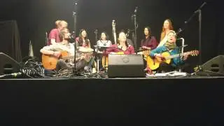 Rade Govinda Mantra Kirtan Alternativ Messe Bergen 2016 i Grieg Hallen