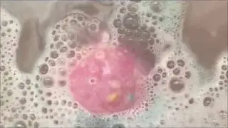 Twilight Bath Bomb   Lush Cosmetics DEMO