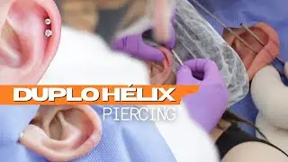 Dois piercings na orelha vulgo duplo #helixpiercing realizado de forma segura