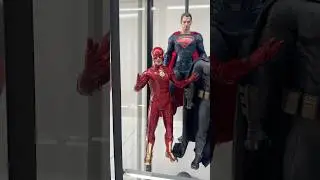 The Flash Hot Toys unboxing | Home Collectibles