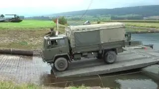 British Army Man&ouml;ver Coles Groves Crane & DAF Leyland  28 Engr Regt M3 Bridge Ex United Shield