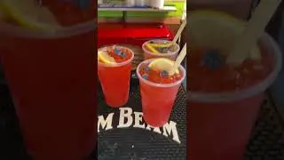 #fruity  #fruitydrinks #strawberry #youtibeshorts