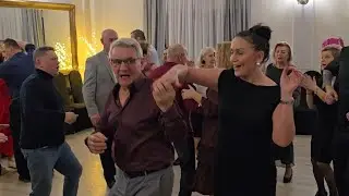 27 12 2025 Szał na parkiecie! Młodsi ze starszymi wywijają aż miło!