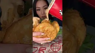 Raising Canes Saucy Chicken Sandwich 🔥😋 #mukbang #food #shorts #youtubeshorts #foodie #asmr