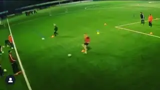 VITESSE avec ballon entra&icirc;nement de foot exercice
