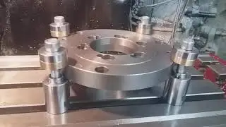 Utillaje Universal Para Fijacion De Piezas En Maquinas Herramienta