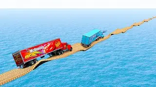 Грузовик Mack против Dinoco против Impossible Log Wave Bridge Truck Car Rescue - Cars vs Deep Wat...