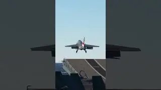 This M-346 from Singapore Looks Incredible #AirForce #militaryjet  #Shorts #LeonardoM346 #M346 #RSAF