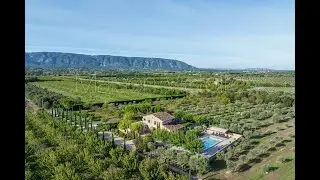 Gordes - Exceptional 7-acre Gordes farmhouse property combining authenticity and modern comfort.
