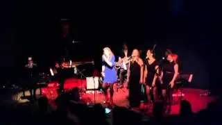 Mousm&eacute; Brocaar sings 