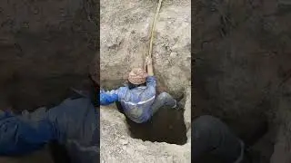 Rescue people who fell into a cave on a high loess slope