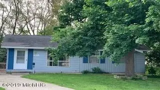 217 Lincoln Court, Rockford, MI Presented by Kristine Dozeman.