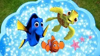 Learn Colors with Wild Animals Toys with Sharks in Blue Water Tub Toys For Kids
