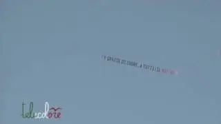 Mister Carlo Perrone ringrazia i tifosi della Salernitana con uno striscione Arechi 05/05/2013
