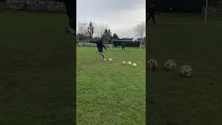 One handed save 🙆&zwj;♂️