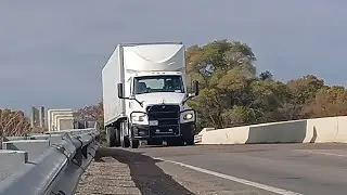 truck spotting:white international truck 11/4/25