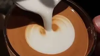 Simple love latte art