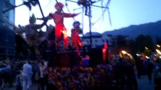Огненные люди на открытии Open Sky Montenegro