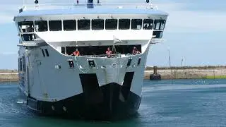 [4K] Bretagne, Belle-île en mer, Le Palais arrivée du roulier 