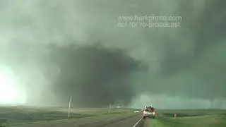 Bowdle, SD tornado vs high voltage transmission towers