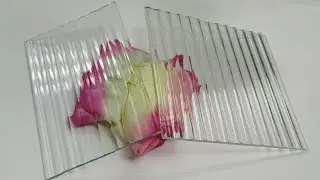 Прозрачное рифленое стекло с низким содержанием железа