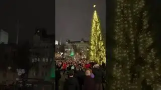 Xmas carol,  Trafalgar Sq. London (16 Dec 2023)