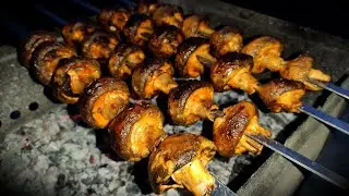 CHAMPIGNONS JUTEUXS SUR  LE GRIL UNE RECETTE DE MARINADE &Agrave; LA MAYONNAISE.