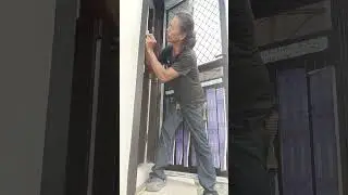Aluminum screen door 