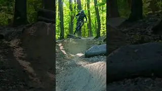 ☠️🔥🤟#specialized #mountainbike #mtblife #enduromtb #mtb #shorts #shortvideo #mtbvideos #szczecin  👍
