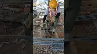 Steel cutting machine mein 10mm ka steel cutting ho rahi hai #steelmill #whowillbemylifepartnerta