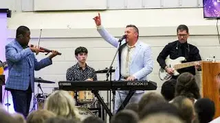 To Me He&rsquo;s Become Everything (Live)