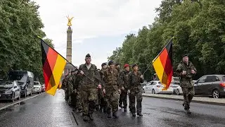 Marsch zum Gedenken 2025 - Soldaten marschieren durch Berlin 🎗️