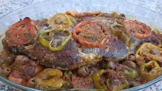 سمك في الفرن بطريقة بسيطة.