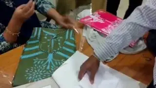 Incom Tax Department Raid on a Cloth 75 Crore Of New Currency | how he Kept his money new  2000