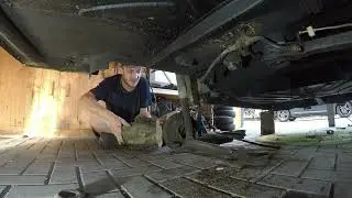 Der Trabant VLOG - Folge 6 Blattfeder & Hinterachse ausbauen
