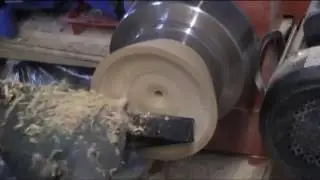 Kleines Sch&auml;lchen aus Rotbuche drechseln -Zeitraffer-