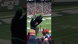 Antonio Brown Takes Off Uniform Throws Gear In The Stands And Quits On Bucs Midgame Vs New York Jets
