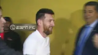El abrazo de Messi con Chiqui Tapia tras la clasificacion a Rusia 2018