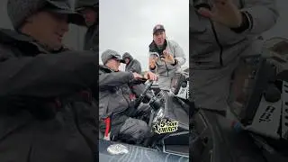 Уиллер и Коннелл обсуждают план игры Логана Мартина в день чемпионата