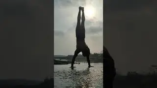 hand balance😳 stunt dangerous place #shorts