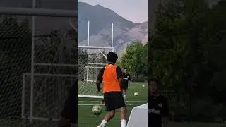 In slow motion! 🤙🏻🇧🇷#youthathleteoftheyear #vamos #gabeserodio #soccerskills #utahunited