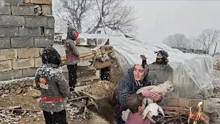 Snow, Rain, and Survival | Struggling to Keep the Family and Livestock Warm ❄️🌧️🔥🐑👨‍👩‍👧‍👦