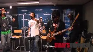 Phony Ppl Perform 