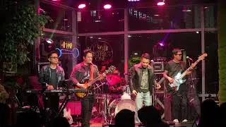 Wet Wet Wet - Love Is All Around | JayHeartMusic
