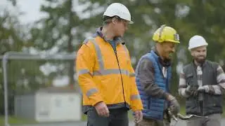 Reportage travaux &eacute;cole de Louargat - programme ACTEE - video bfmTV