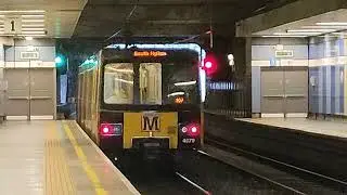 Tyne & Wear Metro: Metrocars 4087 and 4079 leave Park Lane