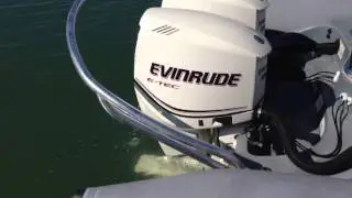 Twin Evinrude E-Tec Running