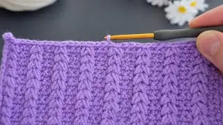 A unique and very simple crochet babyblanket pattern for beginners, worked in two-row. #crochet