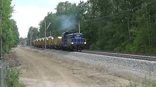 SM42 2223 z Szutrówkami w Kazimierówce podczas podsypywania nowego toru nr 2